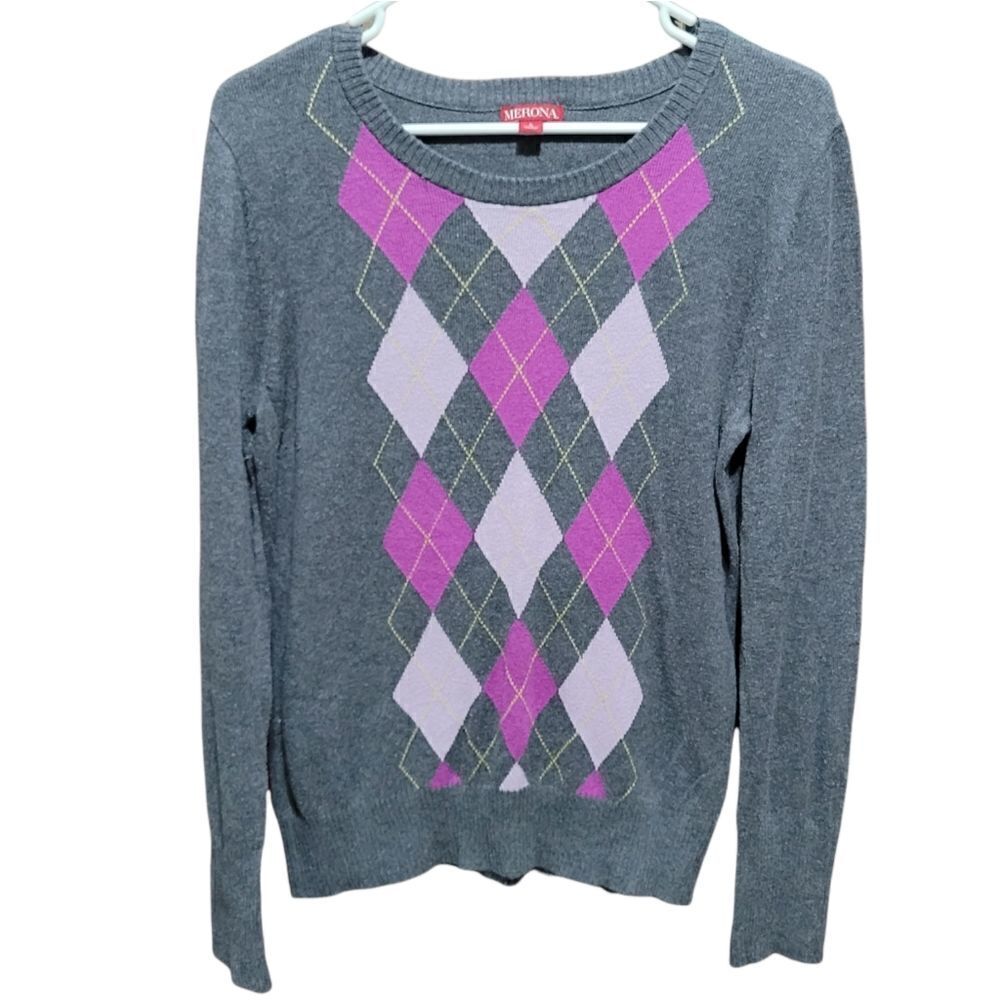 Diamond pattern sweater 